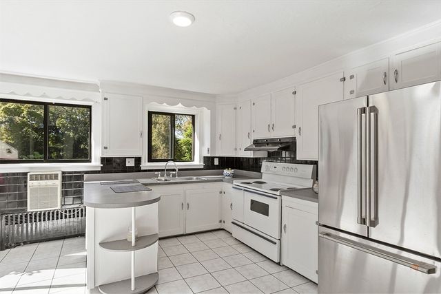 256 Massasoit Rd, Worcester, MA 01604