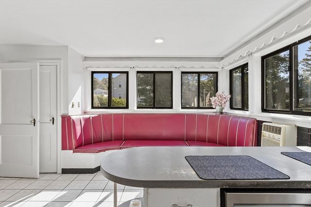 256 Massasoit Rd, Worcester, MA 01604