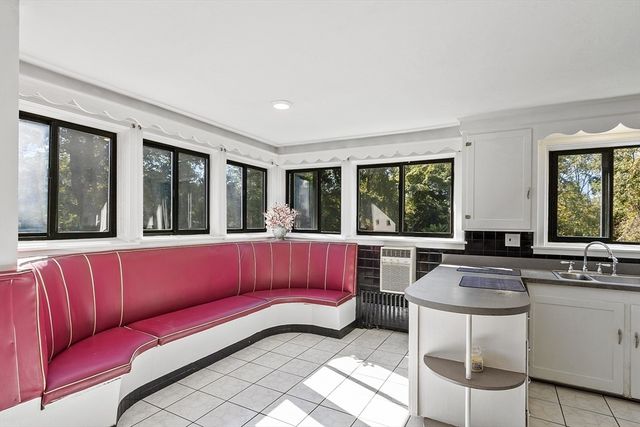 256 Massasoit Rd, Worcester, MA 01604