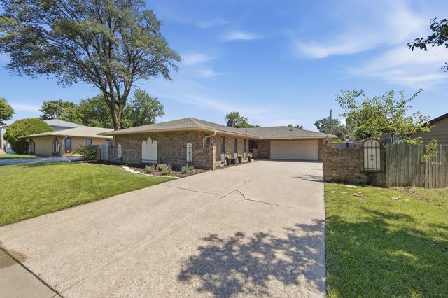 8401 E Lincoln St, Wichita, KS 67207