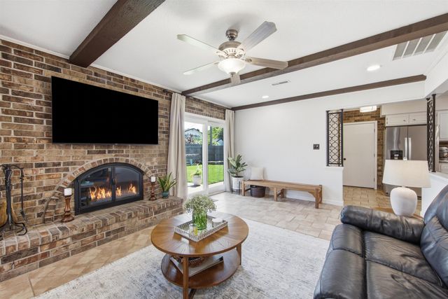 8401 E Lincoln St, Wichita, KS 67207