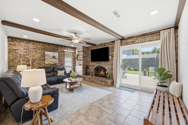 8401 E Lincoln St, Wichita, KS 67207