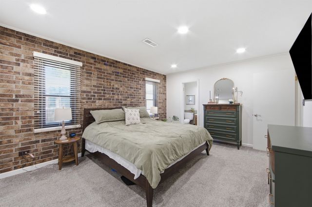 8401 E Lincoln St, Wichita, KS 67207