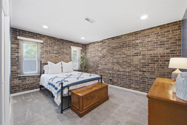 8401 E Lincoln St, Wichita, KS 67207