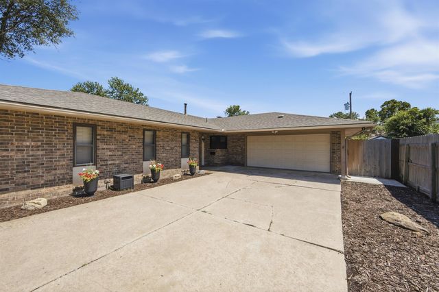 8401 E Lincoln St, Wichita, KS 67207