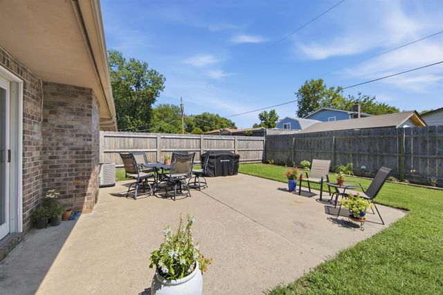 8401 E Lincoln St, Wichita, KS 67207