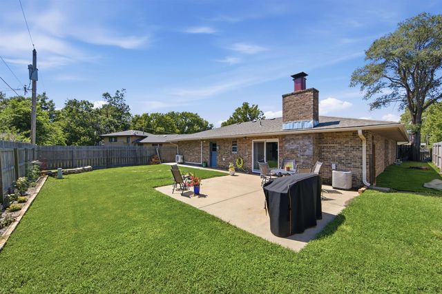 8401 E Lincoln St, Wichita, KS 67207