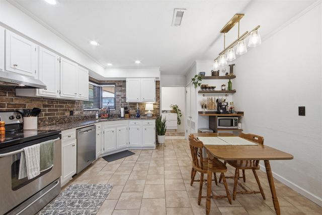 8401 E Lincoln St, Wichita, KS 67207