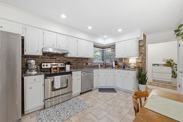 8401 E Lincoln St, Wichita, KS 67207