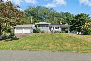 15 Alexander Drive, Brookfield, CT 06804