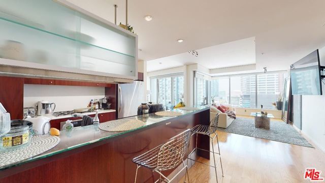 1155 S Grand Avenue 1106, Los Angeles, CA 90015