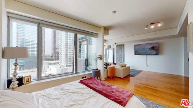 1155 S Grand Avenue 1106, Los Angeles, CA 90015