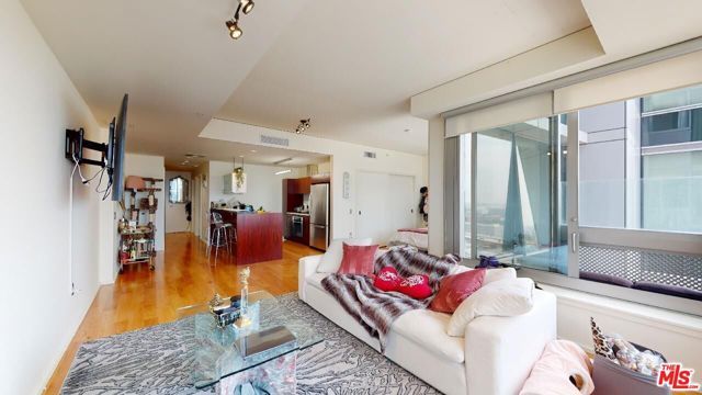 1155 S Grand Avenue 1106, Los Angeles, CA 90015
