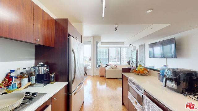 1155 S Grand Avenue 1106, Los Angeles, CA 90015