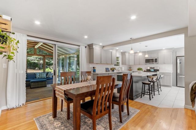 2 Nipmuc Rd, Paxton, MA 01612