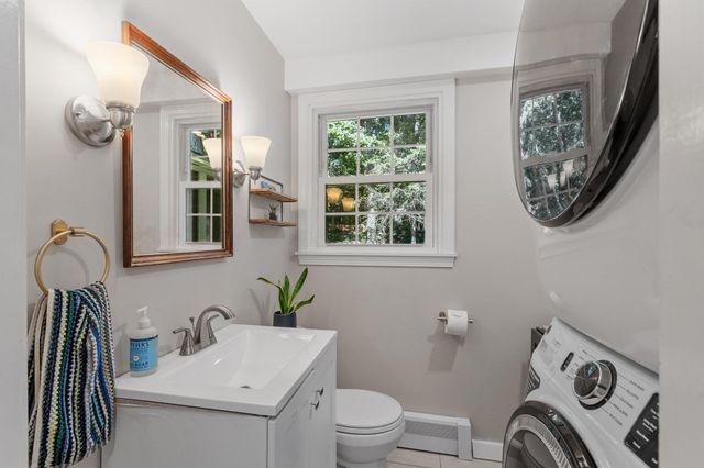 2 Nipmuc Rd, Paxton, MA 01612
