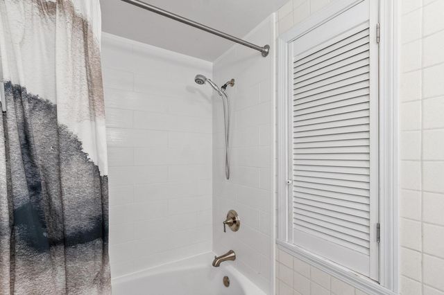 2 Nipmuc Rd, Paxton, MA 01612
