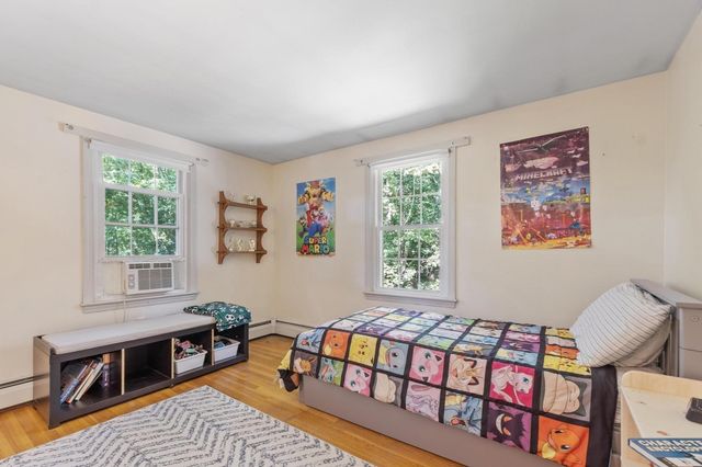 2 Nipmuc Rd, Paxton, MA 01612