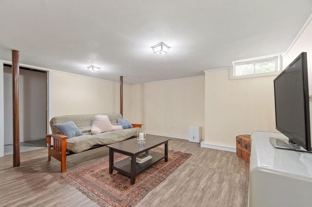 2 Nipmuc Rd, Paxton, MA 01612