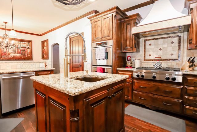 8007 NEW ENGLAND Parkway, Amarillo, TX 79119