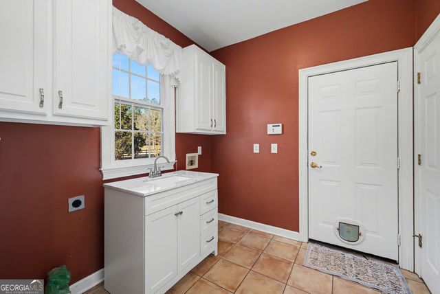 159 Friar Tuck Road, Fayetteville, GA 30215