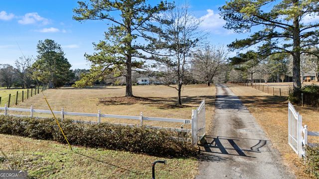 159 Friar Tuck Road, Fayetteville, GA 30215