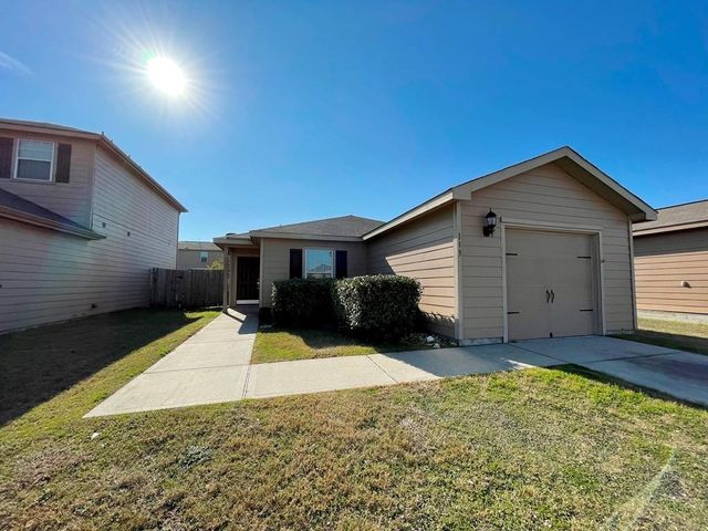 113 Robertson LN, Jarrell, TX 76537