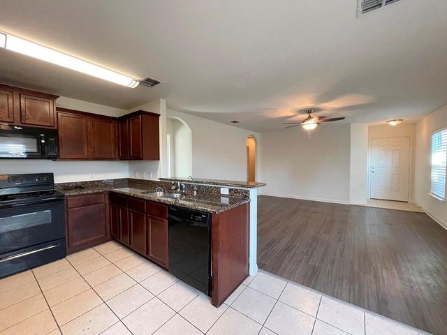 113 Robertson LN, Jarrell, TX 76537