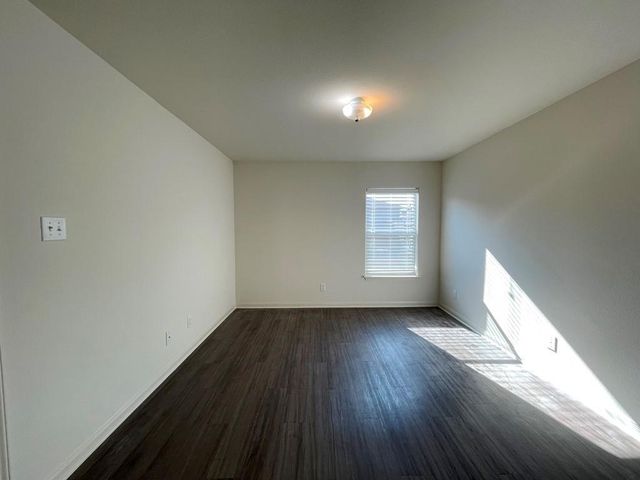 113 Robertson LN, Jarrell, TX 76537