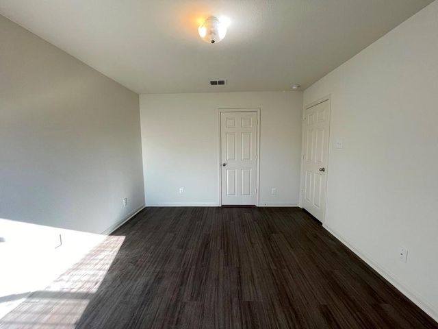 113 Robertson LN, Jarrell, TX 76537