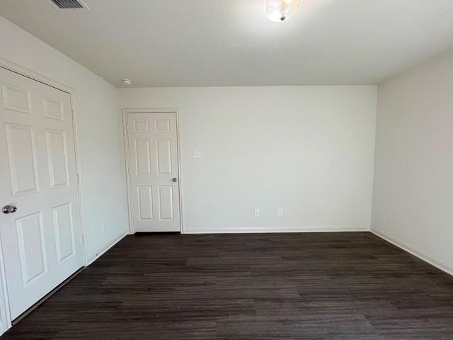 113 Robertson LN, Jarrell, TX 76537