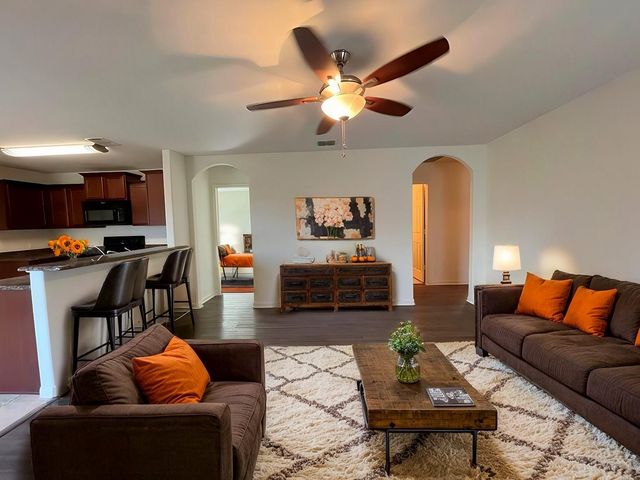 113 Robertson LN, Jarrell, TX 76537