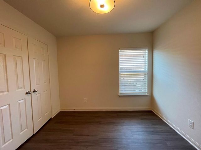 113 Robertson LN, Jarrell, TX 76537