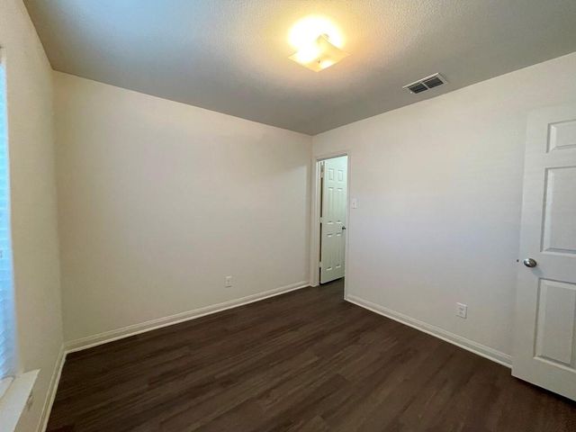 113 Robertson LN, Jarrell, TX 76537