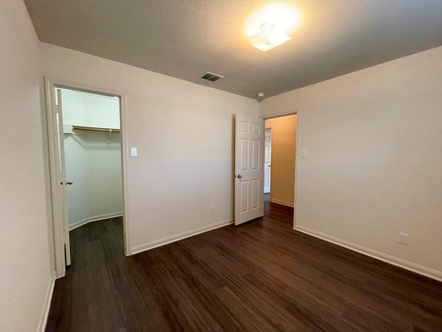 113 Robertson LN, Jarrell, TX 76537