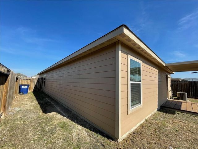 113 Robertson LN, Jarrell, TX 76537