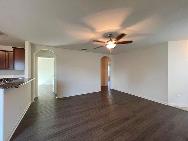 113 Robertson LN, Jarrell, TX 76537