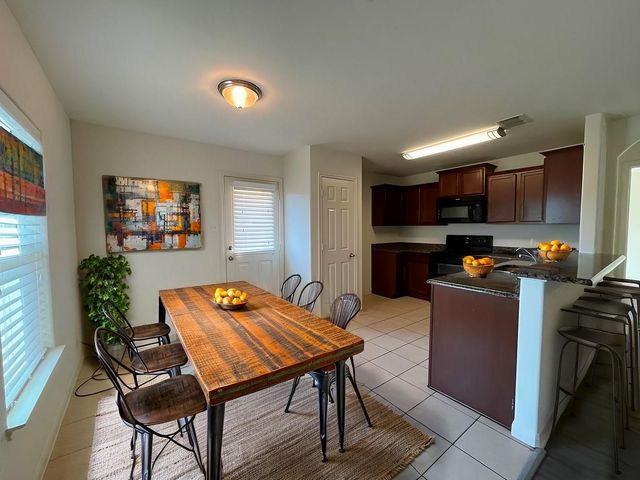 113 Robertson LN, Jarrell, TX 76537
