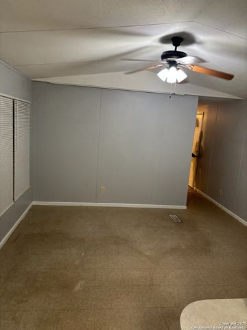 927 Bowen, Pleasanton, TX 78064