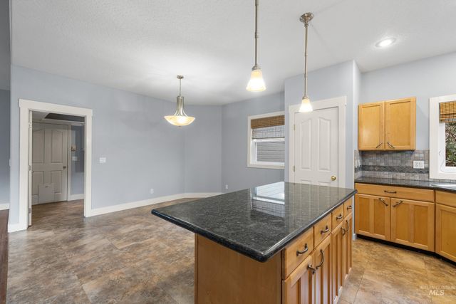 3021 E Green Canyon Dr, Meridian, ID 83642