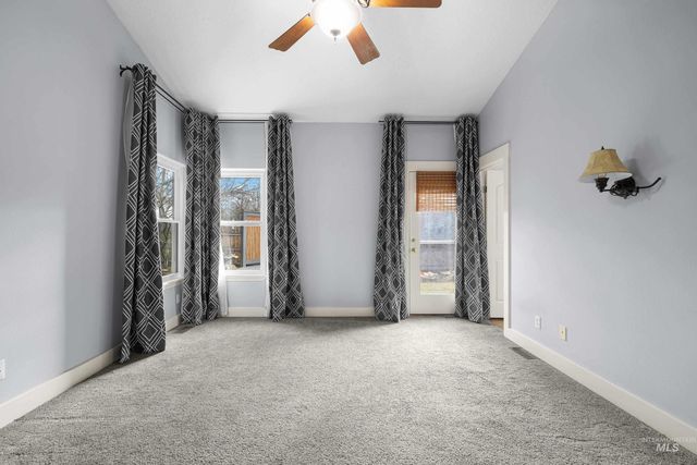 3021 E Green Canyon Dr, Meridian, ID 83642