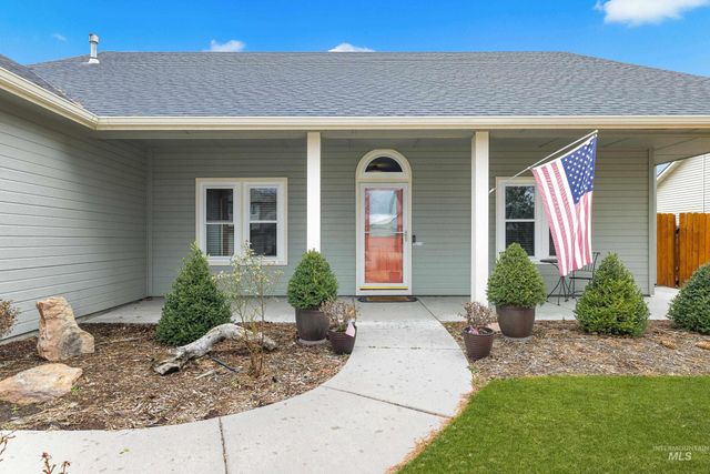 3021 E Green Canyon Dr, Meridian, ID 83642