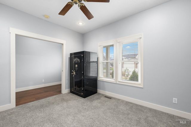 3021 E Green Canyon Dr, Meridian, ID 83642