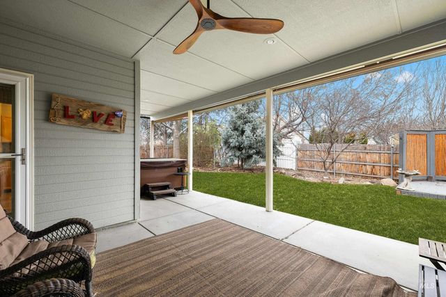 3021 E Green Canyon Dr, Meridian, ID 83642