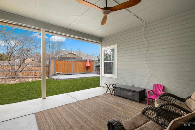 3021 E Green Canyon Dr, Meridian, ID 83642