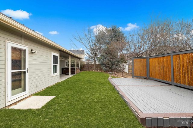 3021 E Green Canyon Dr, Meridian, ID 83642