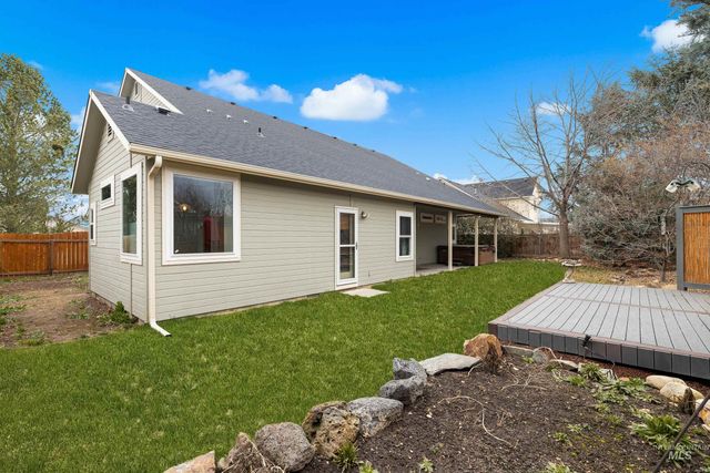 3021 E Green Canyon Dr, Meridian, ID 83642