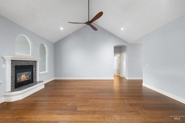 3021 E Green Canyon Dr, Meridian, ID 83642