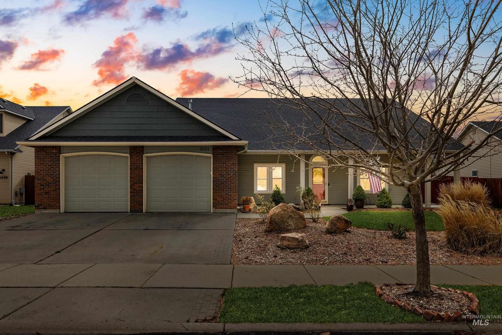 3021 E Green Canyon Dr, Meridian, ID 83642