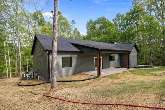 827 Town Branch Rd, Charlotte, TN 37036